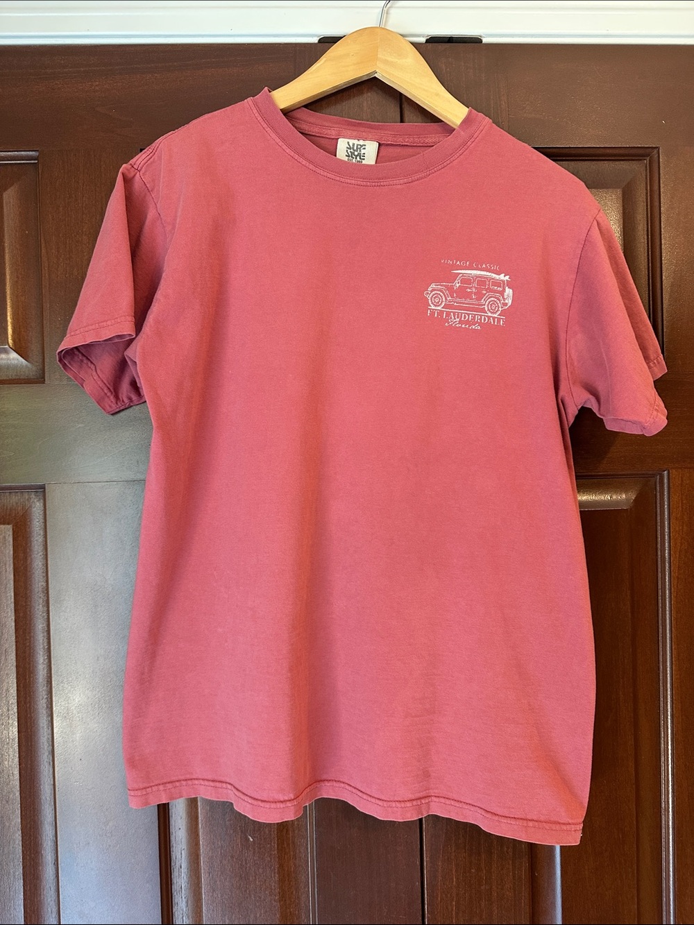 surf style Men's Dusty Rose Short Sleeve Graphic Tee